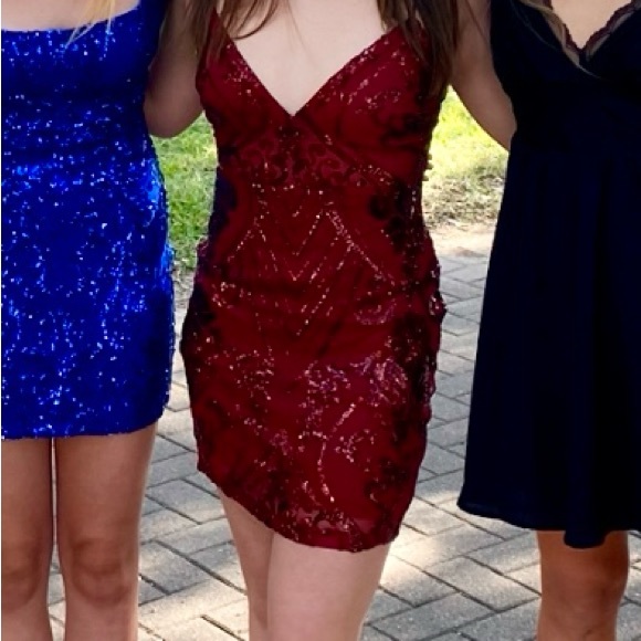 Windsor  Red Sequin Cocktail Dress - Picture 7 of 9